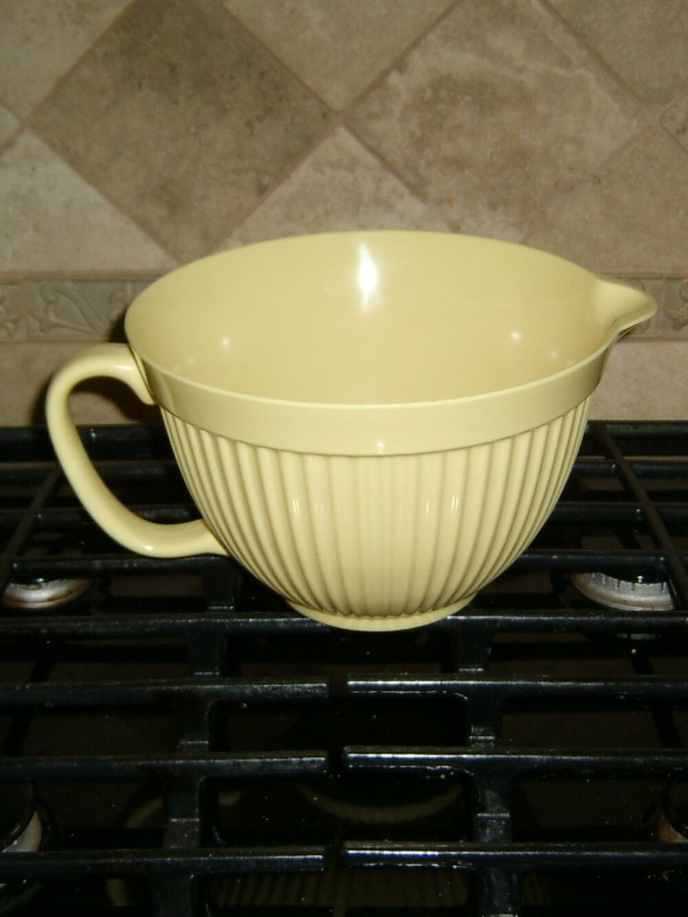 Mixing Bowl w/Handle, 4-Quart, Yellow, Melamine, EUC